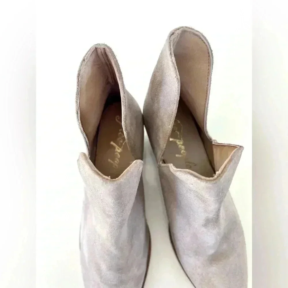 Free People Charm Double V‎ Tan Suede Ankle Boots Size 39.5